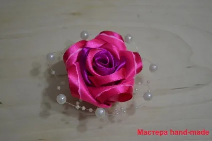 Брошка - троянда з атласних стрічок та мережива, своїми руками - майстри hand-made (троянда з атласних стрічок) Брошка - троянда з атласних стрічок та мережива, своїми руками - майстри hand-made