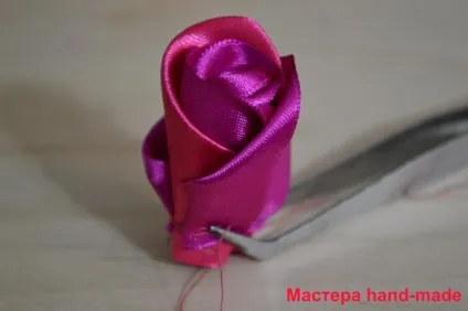 Брошка - троянда з атласних стрічок та мережива, своїми руками - майстри hand-made (мережива) Брошка - троянда з атласних стрічок та мережива, своїми руками - майстри hand-made
