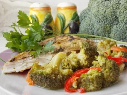 Брокколі з курячими грудками в духовці (курячої) Брокколі з курячими грудками в духовці