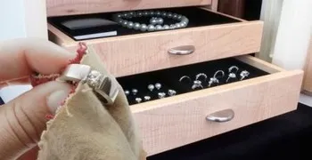 Чим і як очистити срібло в домашніх умовах нашатирним спиртом від почорніння і йоду, так щоб