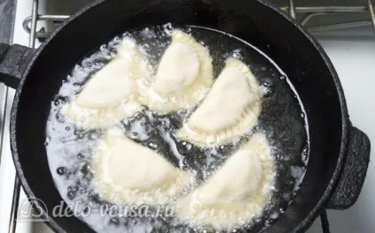 Чебуреки з куркою рецепт з фото - покрокове приготування курячих чебуреків (куркою) Чебуреки з куркою рецепт з фото - покрокове приготування курячих чебуреків