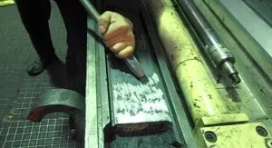 Шабрування напрямних верстата - як виконується відео (верстата) Шабрування напрямних верстата - як виконується відео