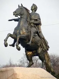 Що таке пам'ятник