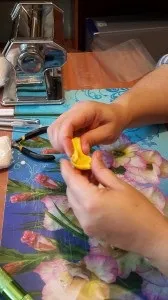 Квіти з полімерної глини - кульбаба (частина 1) (полімерна глина) Квіти з полімерної глини - кульбаба (частина 1)