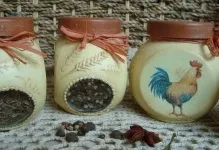 Декупаж банки для сипучих продуктів, фото пляшок для спецій на кухні пластикові та металеві (продуктів) Декупаж банки для сипучих продуктів, фото пляшок для спецій на кухні пластикові та металеві