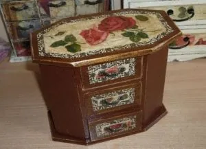 Декупаж комода
