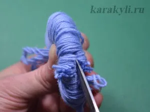 Робимо помпони з ниток, каракулі