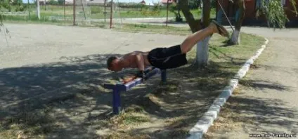 Робимо горизонт ( «крокодил», «черепаха») на брусах і не тільки - street workout - тренування з