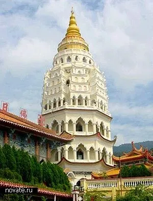 Десять найкрасивіших азіатських храмів (Золотий Храм Golden Temple) Десять найкрасивіших азіатських храмів