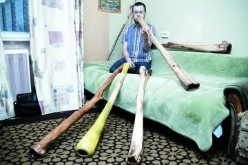 Діджеріду, видавничий дім топос