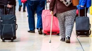 Чи повинні повні пасажири більше платити за авіаквиток bbc російська служба (повинні) Чи повинні повні пасажири більше платити за авіаквиток bbc російська служба