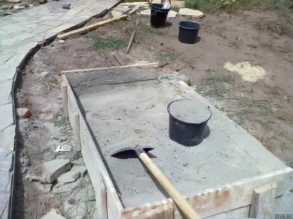 Доріжки з плитняка, технологія мощення, як зробити своїми руками фото (зробити) Доріжки з плитняка, технологія мощення, як зробити своїми руками фото
