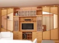 Шафа-купе у вітальні