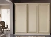 Шафа-купе у вітальні