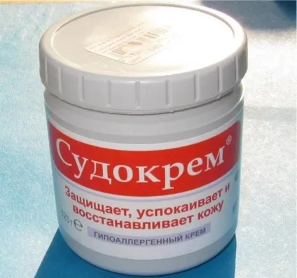 Лущиться шкіра під очима