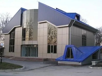 Фасади з алюкобонда як сучасний спосіб обробки будинку (сучасний) Фасади з алюкобонда як сучасний спосіб обробки будинку