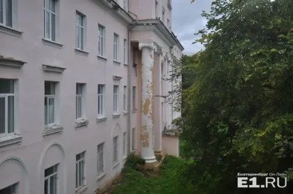 Рік по тому вивчаємо коридори і туалети 23-й лікарні в Запоріжжі, які шокували всю країну (Єкатеринбурзі) Рік по тому вивчаємо коридори і туалети 23-й лікарні в Запоріжжі, які шокували всю країну