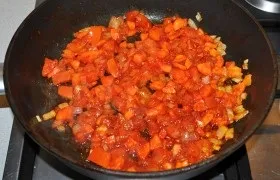 Готуємо картопля з тушонкою - покроковий фото і відео рецепт смачної тушкованої картоплі (тушонка) Готуємо картопля з тушонкою - покроковий фото і відео рецепт смачної тушкованої картоплі