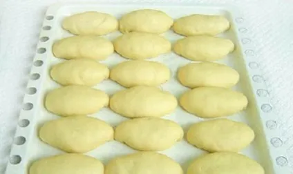 Готуємо пиріжки з м'ясом в духовці (духовці) Готуємо пиріжки з м'ясом в духовці