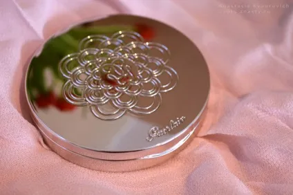 Guerlain meteorites compact light-revealing powder 3 medium