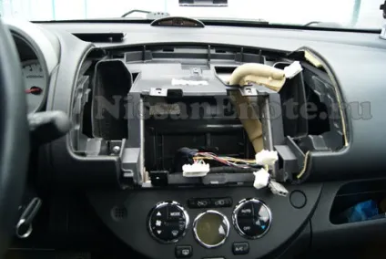 Інструкція по зняттю магнітол в різних моделях авто nissan (болта кожного боку) Інструкція по зняттю магнітол в різних моделях авто nissan