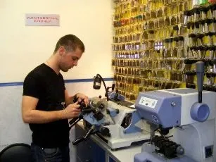 Виготовлення ключів як бізнес поради підприємцям, work-place (бізнес) Виготовлення ключів як бізнес поради підприємцям, work-place