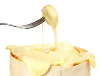 Як і з чого роблять ковбасний сир
