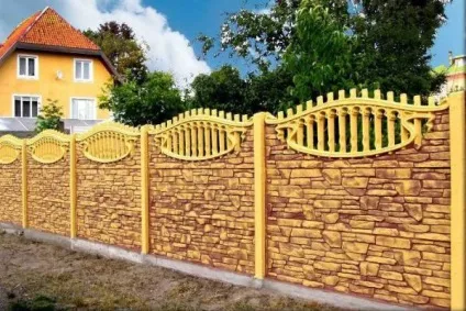 Як і чим пофарбувати стовп для забору