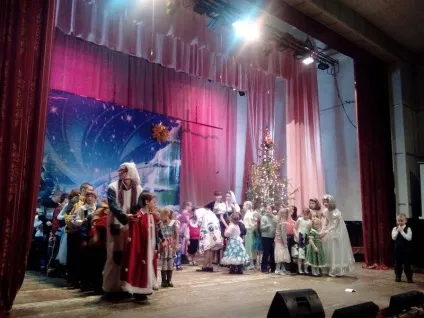 Як ми провели зимові канікули (їдучи зі сніжною гори на санках або ще більше втомилися) Як ми провели зимові канікули