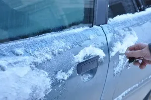 Як відкрити примерзлі двері і замки автомобіля своїми руками (замки) Як відкрити примерзлі двері і замки автомобіля своїми руками
