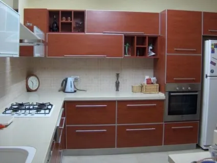 Який пластик краще для кухні