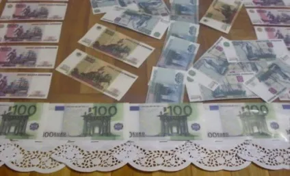 Килим з грошей на весілля поради як зробити своїми руками з фото (килим) Килим з грошей на весілля поради як зробити своїми руками з фото