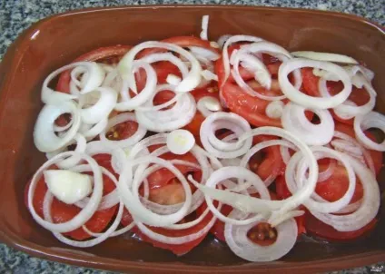Скумбрія в духовці з помідорами - покроковий рецепт з фото на