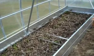 Як зробити грядки з полікарбонату своїми руками технологія і рекомендації (полікарбонату) Як зробити грядки з полікарбонату своїми руками технологія і рекомендації