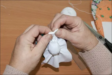 Як зробити ляльку з клаптів з малюком, рукоділля (прямокутник білої тканини) Як зробити ляльку з клаптів з малюком, рукоділля