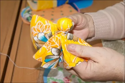 Як зробити ляльку з клаптів з малюком, рукоділля (Вийшла така заготовка) Як зробити ляльку з клаптів з малюком, рукоділля