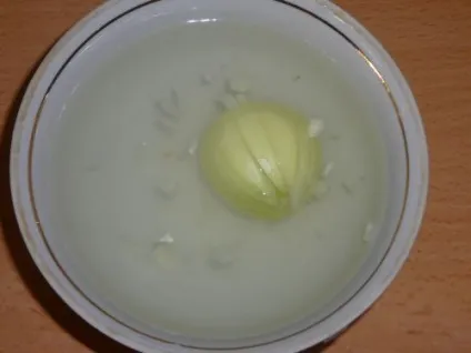 Як зробити лілію з лука