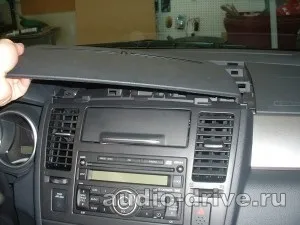 Як зняти штатний головний пристрій nissan tiida (tiida) Як зняти штатний головний пристрій nissan tiida