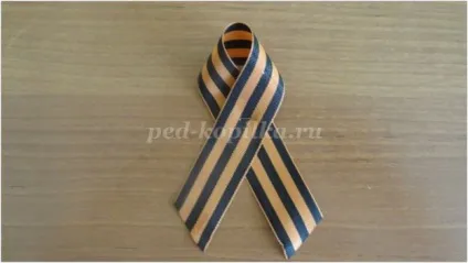 Як прикрасити георгіївську стрічку своїми руками (атласної стрічки шириною) Як прикрасити георгіївську стрічку своїми руками