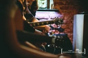 Яку бас гітару вибрати 4 струнную або 5-ти струнну музшок (гітару) Яку бас гітару вибрати 4 струнную або 5-ти струнну музшок