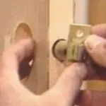 Як врізати замок