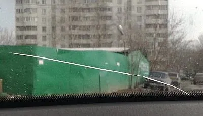 Як закрити тріщину, скол на лобовому склі - легка справа (з-під коліс інших) Як закрити тріщину, скол на лобовому склі - легка справа