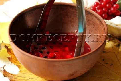 Як заготовити калину на зиму - простий рецепт заготовки з фото (калину) Як заготовити калину на зиму - простий рецепт заготовки з фото