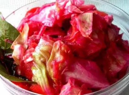 Капуста з буряком - смачна капуста - Пелюстки