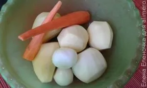 Картопля з сардельками по-селянськи в горщиках (картопля в духовці) Картопля з сардельками по-селянськи в горщиках
