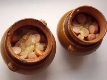 Картопля в горщику з сосисками - рецепт в духовці (духовці) Картопля в горщику з сосисками - рецепт в духовці