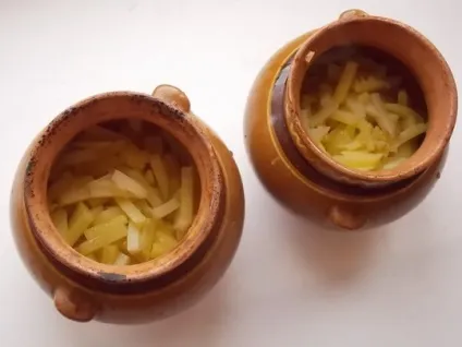 Картопля в горщику з сосисками - рецепт в духовці (сосисками) Картопля в горщику з сосисками - рецепт в духовці