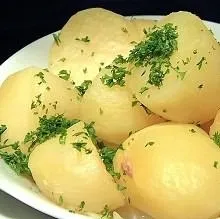 Коли і як підгодовувати картопля (речовини добрива коріння) Коли і як підгодовувати картопля