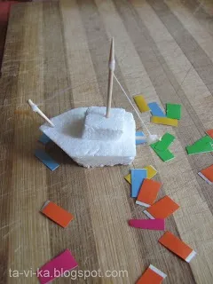 Кораблики з пінопласту