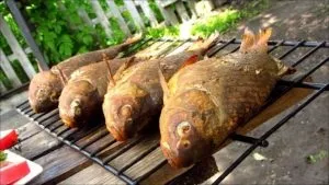 Копчений карась холодного і гарячого копчення (гарячого) Копчений карась холодного і гарячого копчення